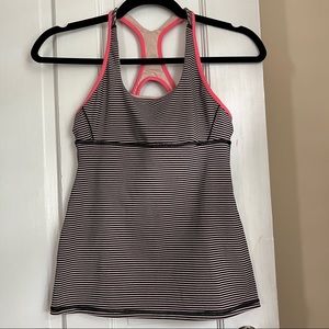 Lululemon size 4 workout top